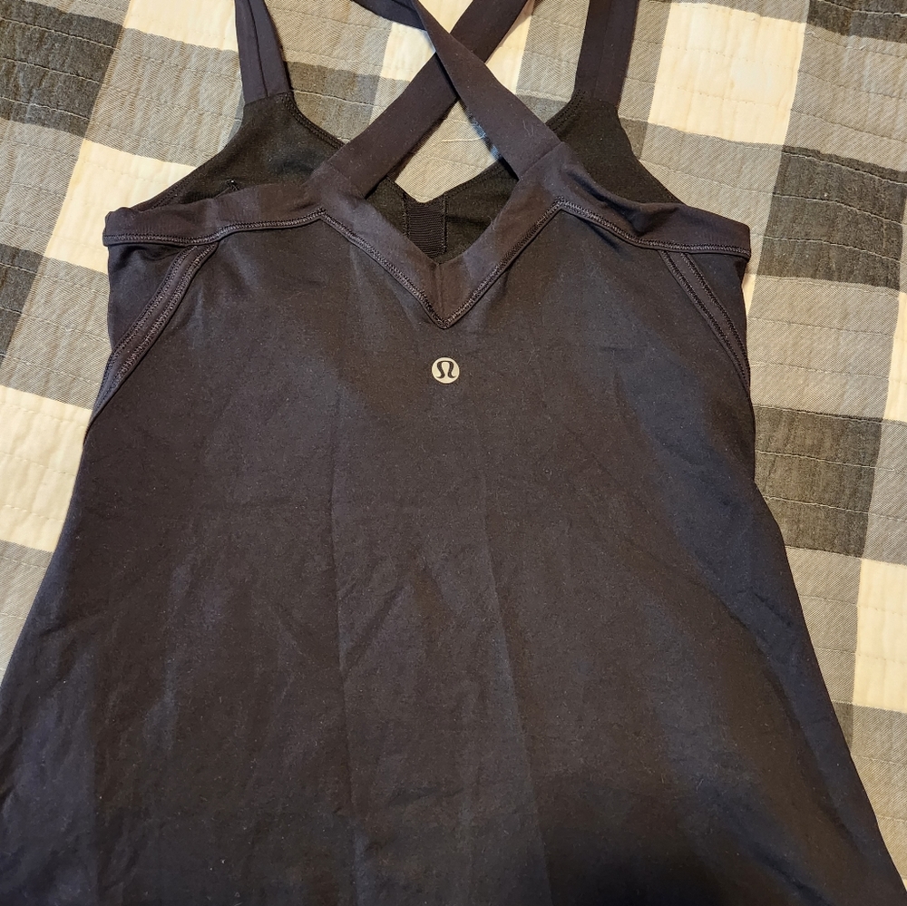Lululemon tank Black EUC